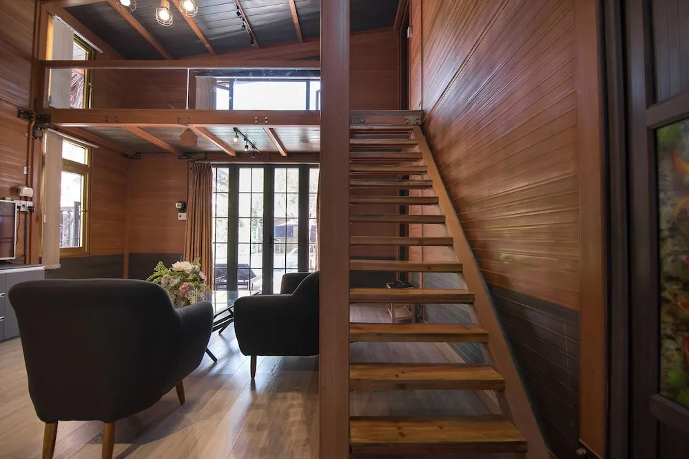 Tropical Forest Hostel & Apartments