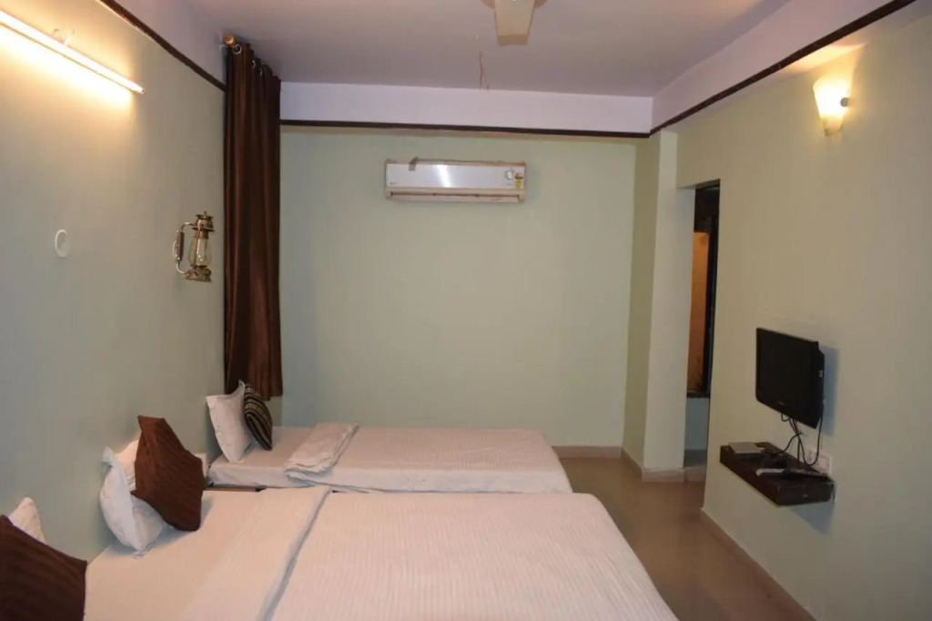 OYO 10755 Hotel Anand Palace