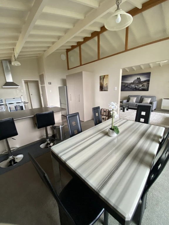 Ascot Holiday Home