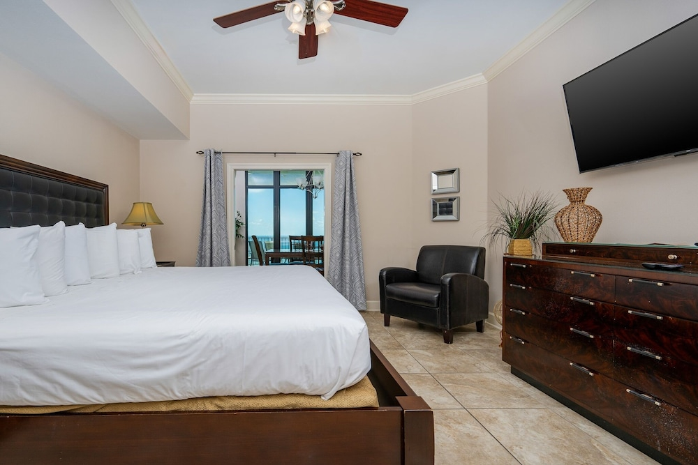 Phoenix West 2605 3 Bedroom Condo