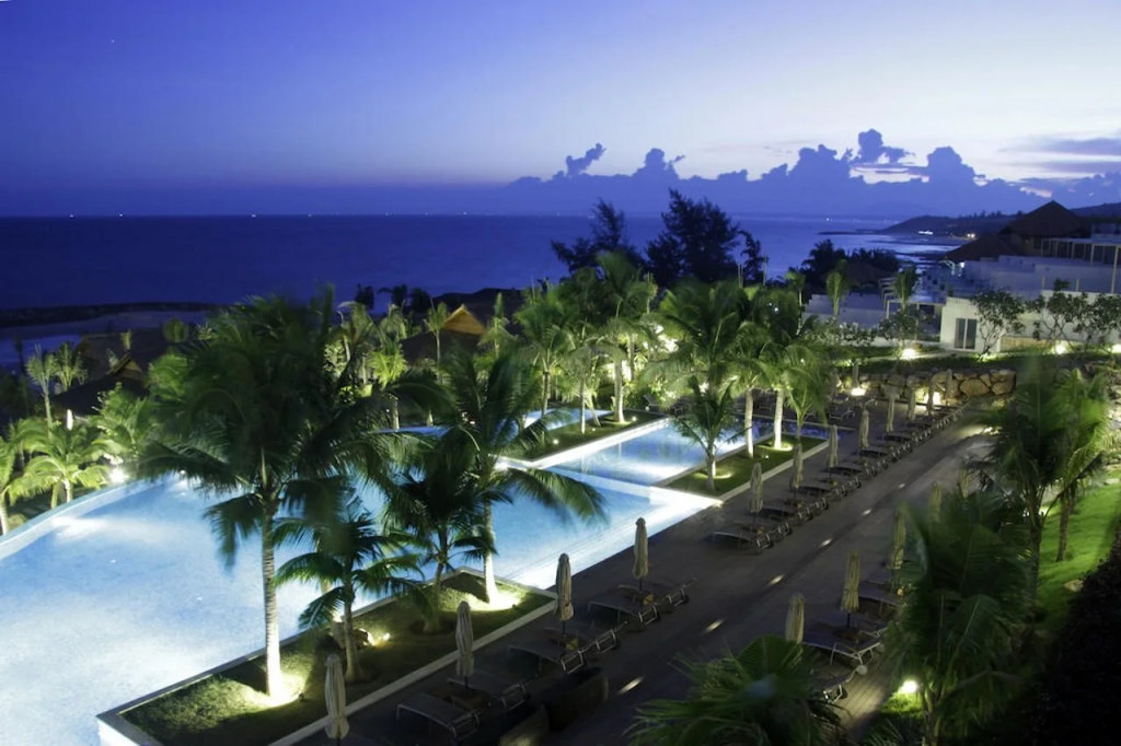 The Cliff Resort & Residences