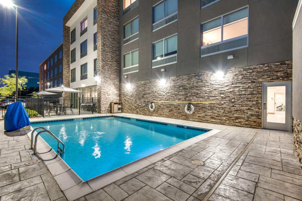 Holiday Inn Express & Suites Dallas North - Addison by IHG