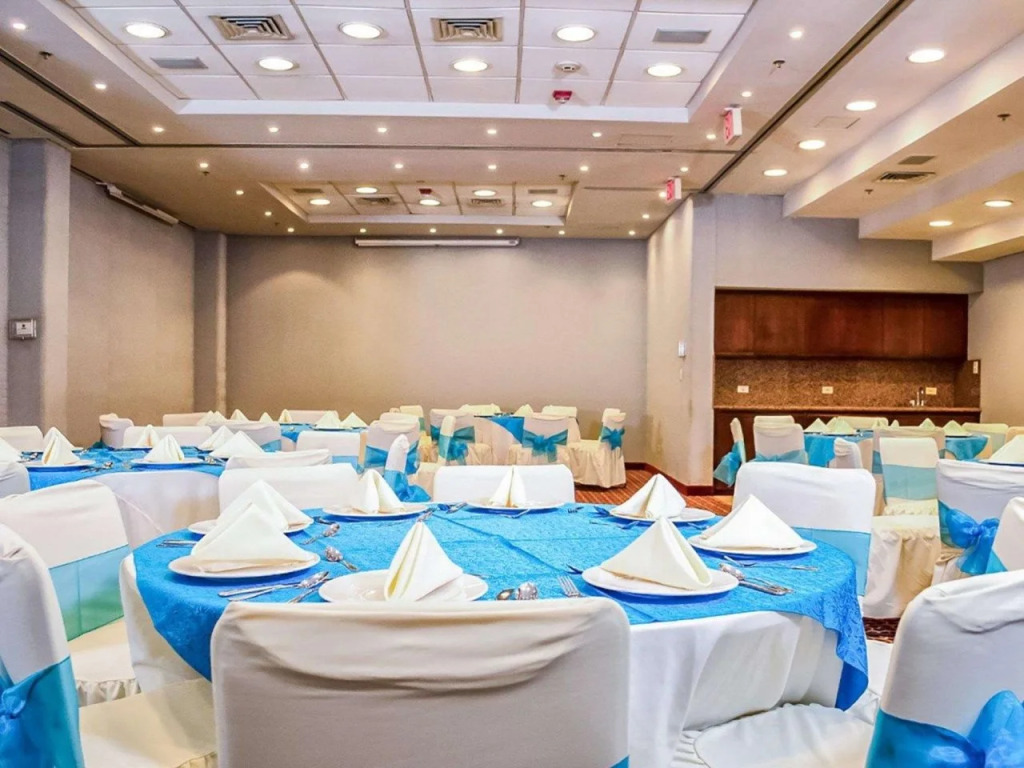 Quality Inn Monterrey La Fe