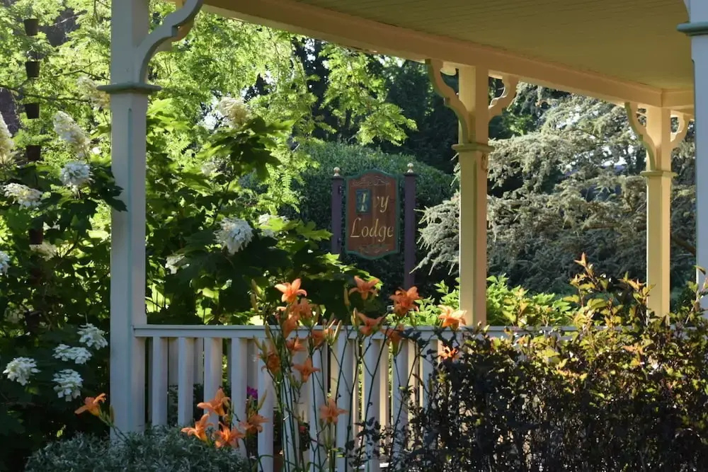 Ivy Lodge