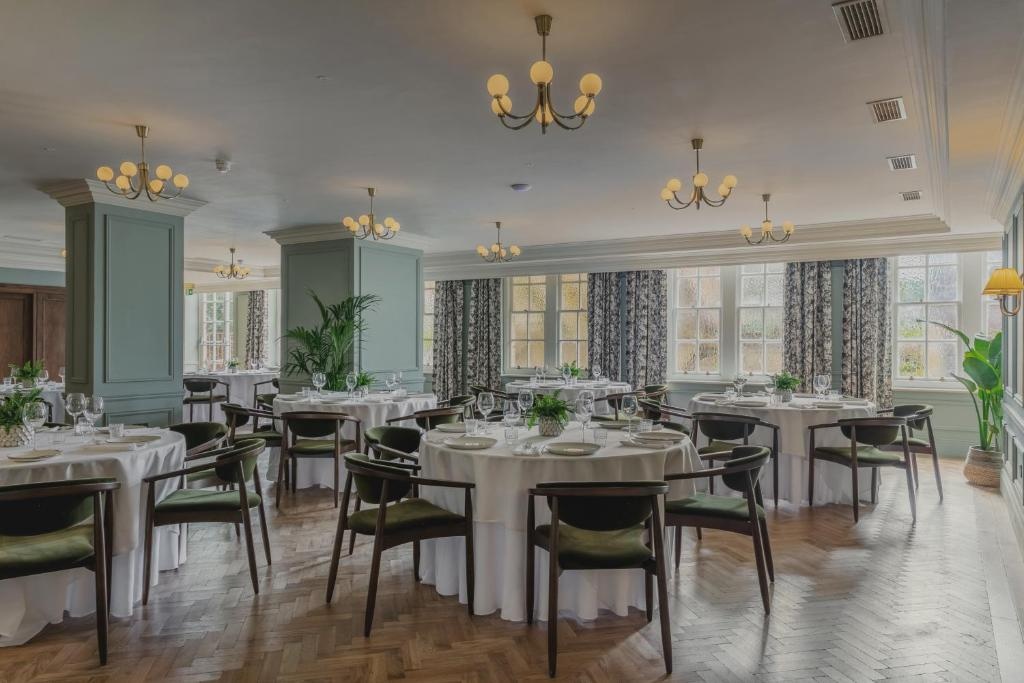 The Queens Hotel