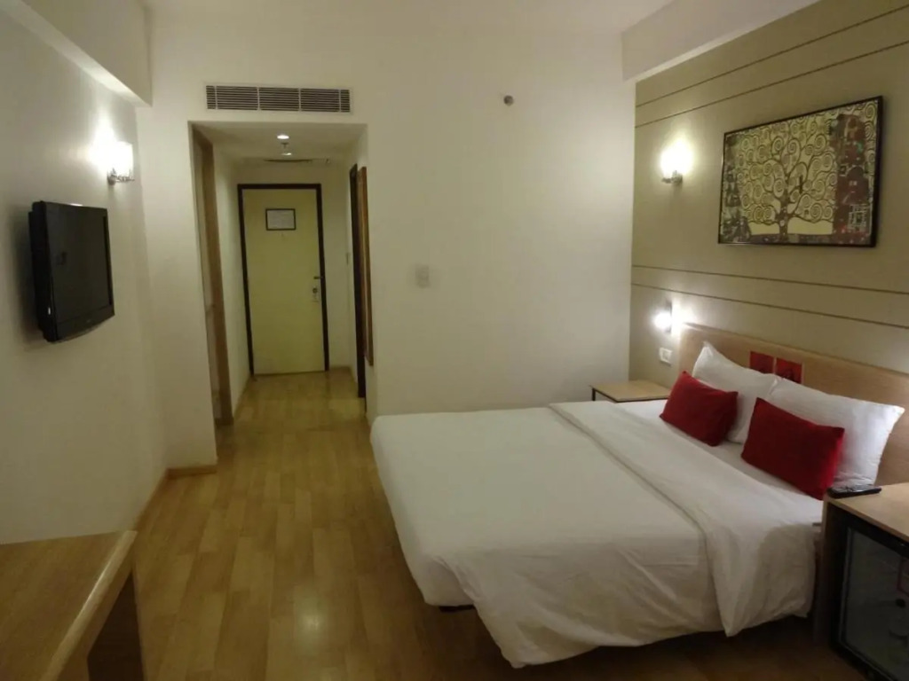 Red Fox by Lemon Tree Hotels, Hyderabad