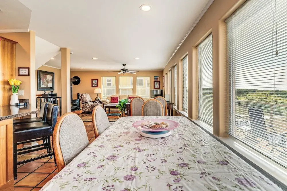 Copalis Beach Family Home: Close to Sites & Nature