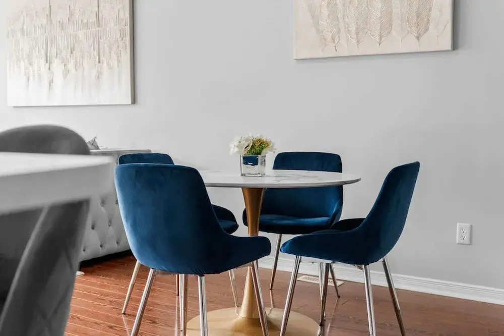 Contemporary 3BR Townhouse in Ajax Cozy Central