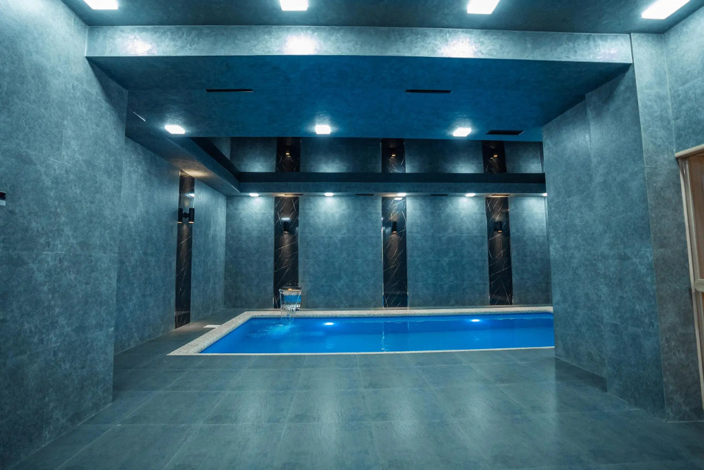 5 Wood Hotel (5 Вуд)