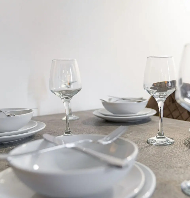 One Bedroom Apartment by Klass Living Serviced Accommodation Coatbridge - Garturk Apartment With Wifi  and Parking