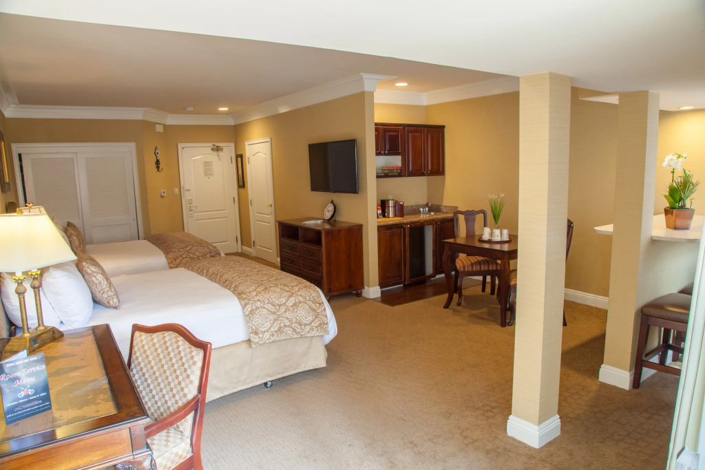 Best Western Plus Sunset Plaza Hotel