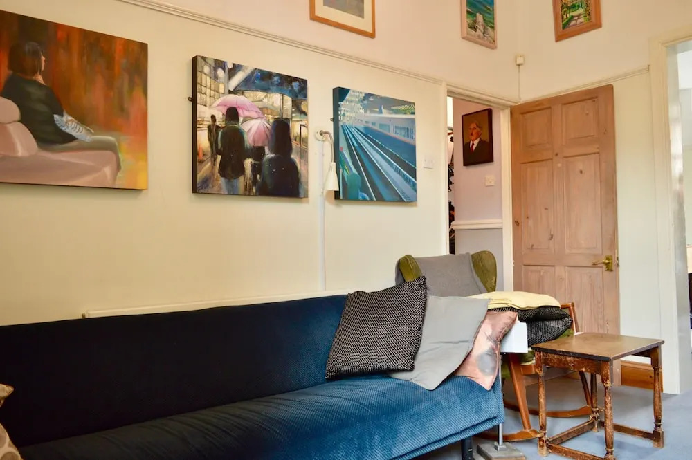 2 Bedroom House in Popular Bristol Neighbourhood