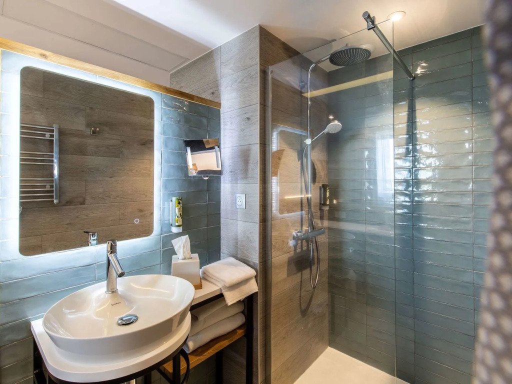 Mercure Avignon TGV Hotel & Spa