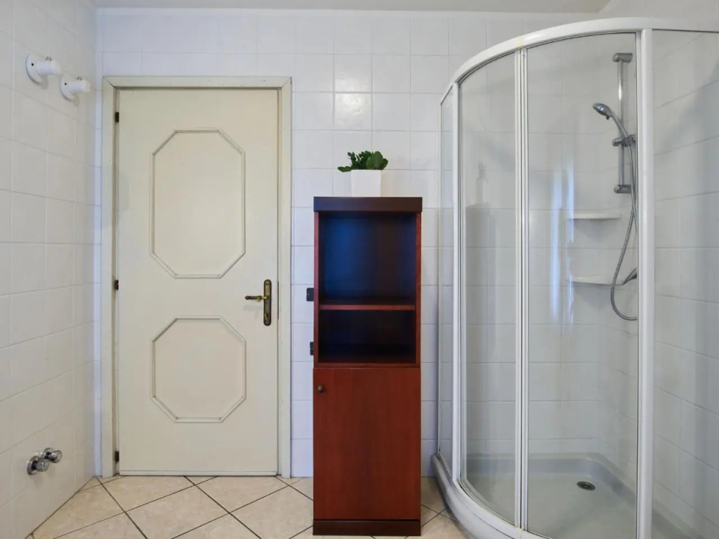 Apartment Serena - LMZ180 by Interhome