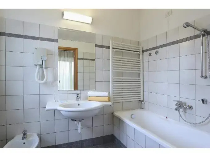 Iones Hotel