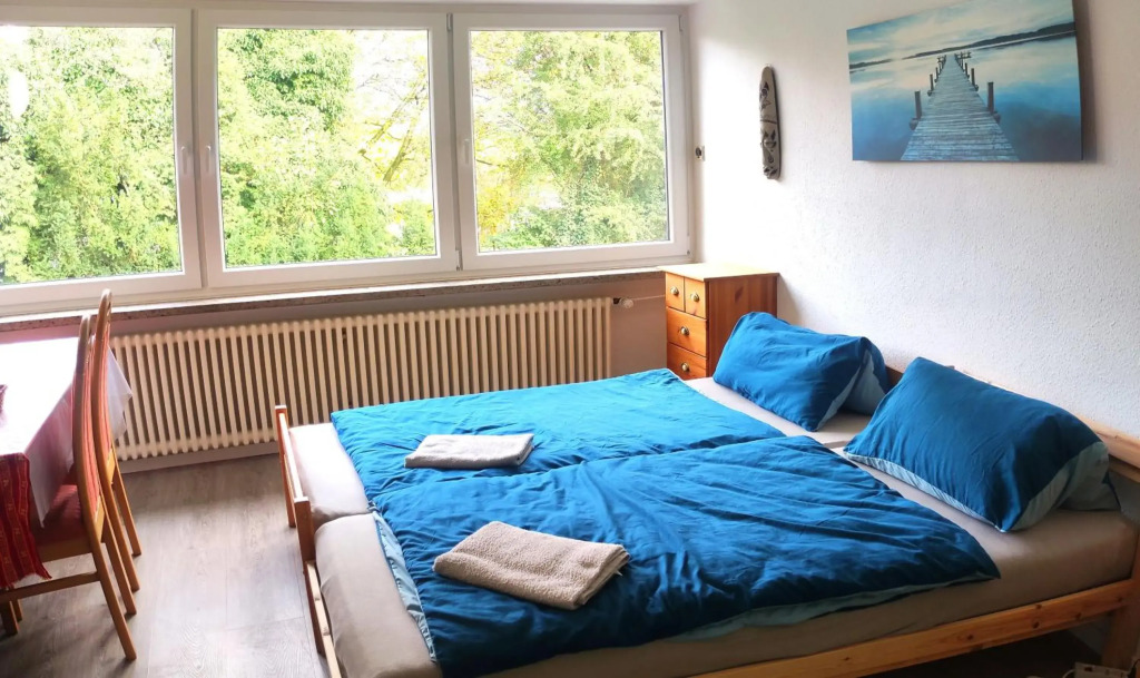 Uni, FH, Gesundheits Campus nähe, Zimmer mit Garten & Terrasse