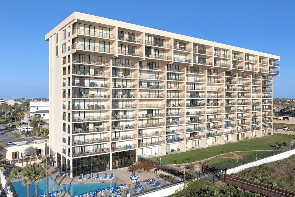 10th-floor 3BR Beachfront Condo w/ Views & Pool