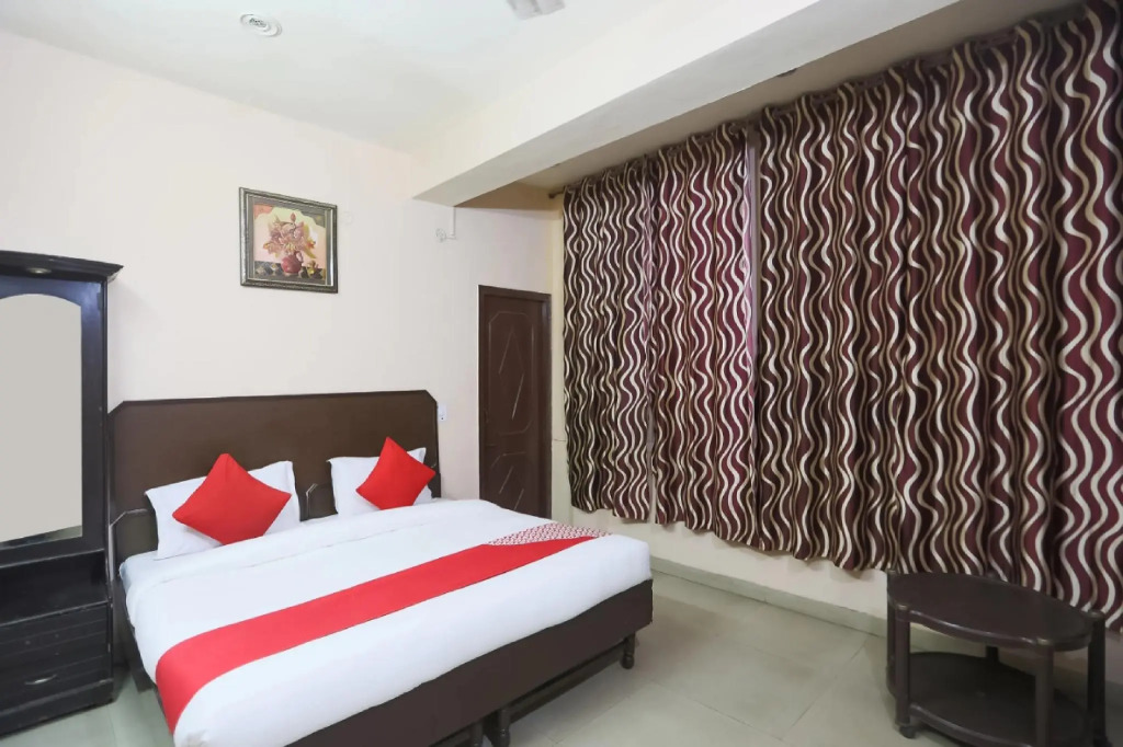 OYO 82609 Hotel Moonlight