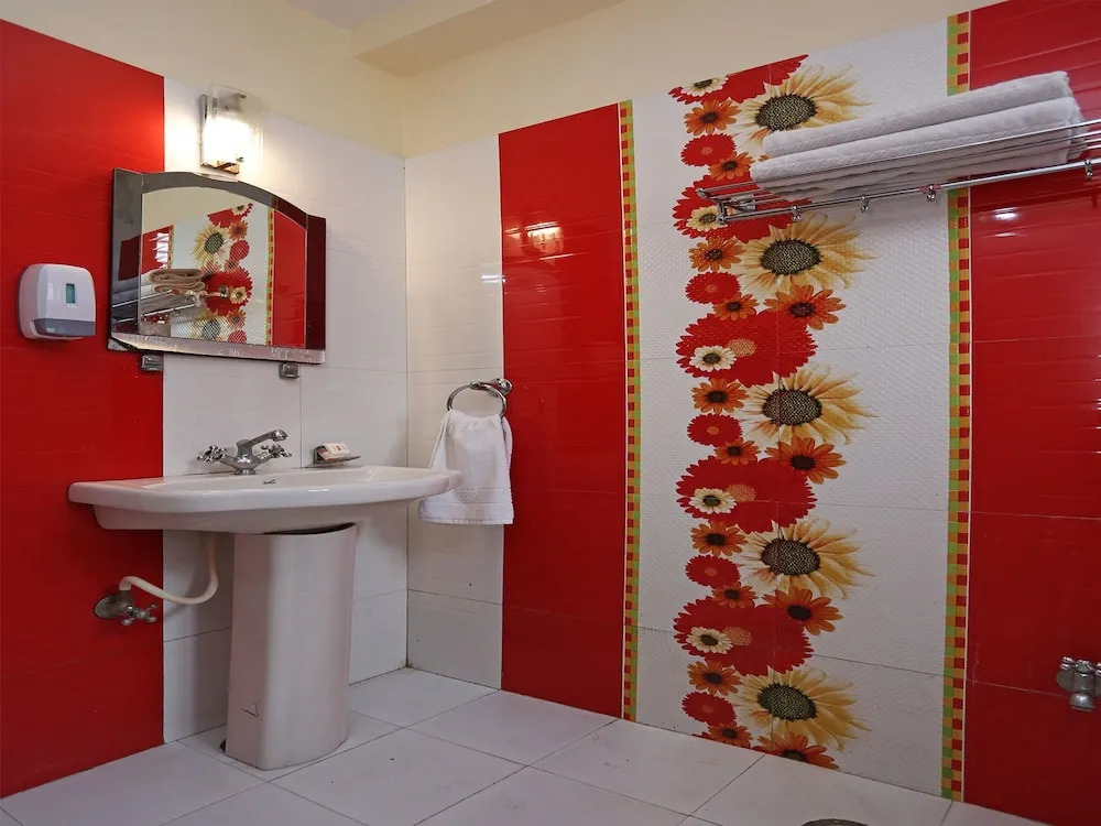 OYO 4889 Hotel Moon 2