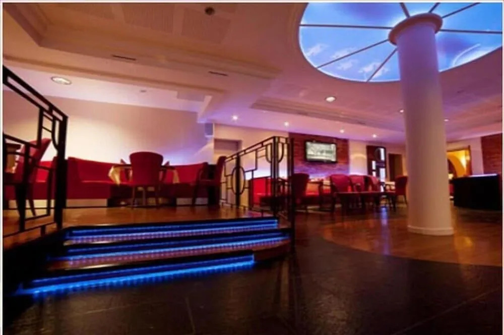 Logis Hotels - Hotel Restaurant l Enclos