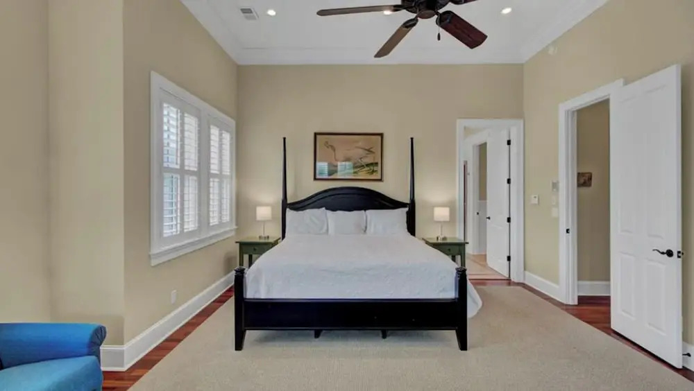 13 57th Avenue by Avantstay Rooftop, Decks + Pool