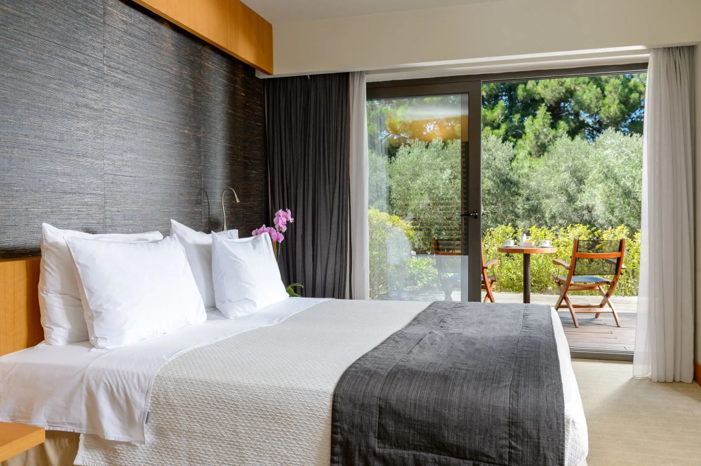 Alexander Beach Hotel & Spa