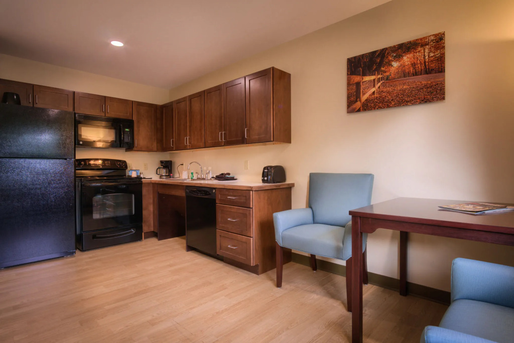 Sun & Ski Inn and Suites