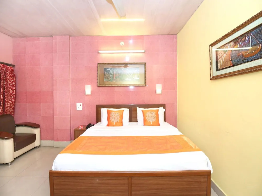 Hotel Nav Classic by OYO Rooms