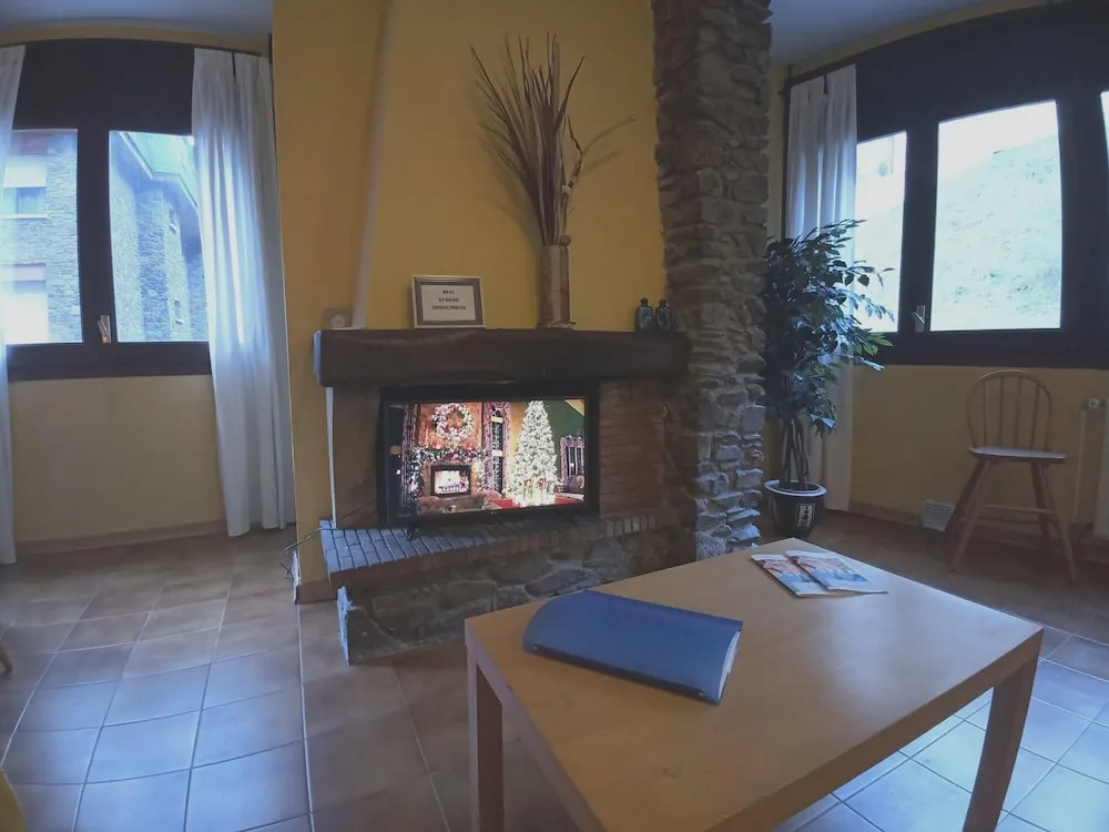 Apartment With 2 Bedrooms In Mas De Ribafeta With Wifi