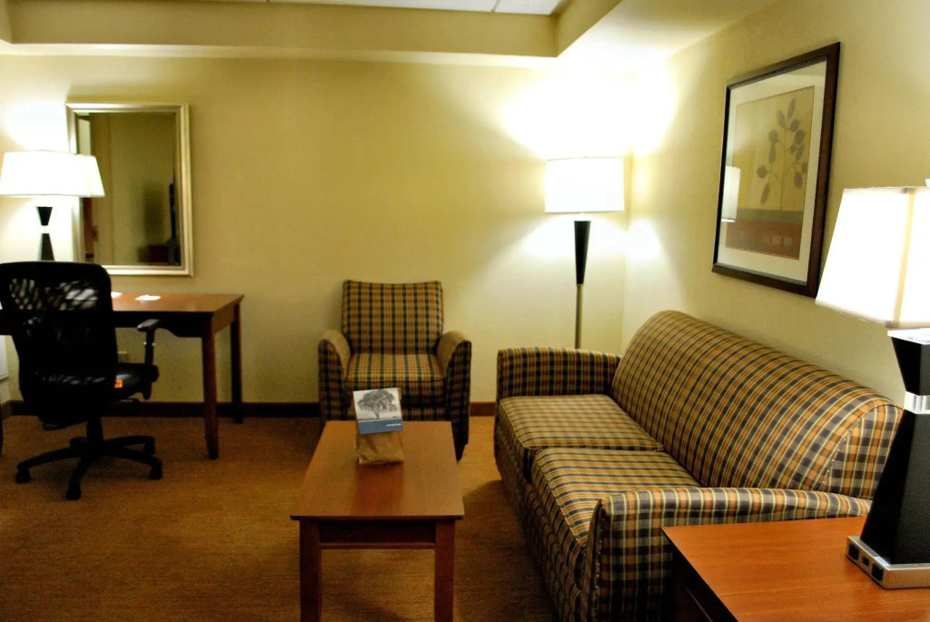 Hampton Inn Raleigh Capital Blvd North