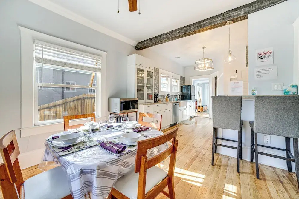 Walk to Midtown: Charming Reno Retreat