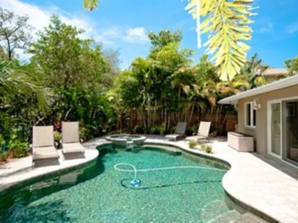 Paradise Pointe