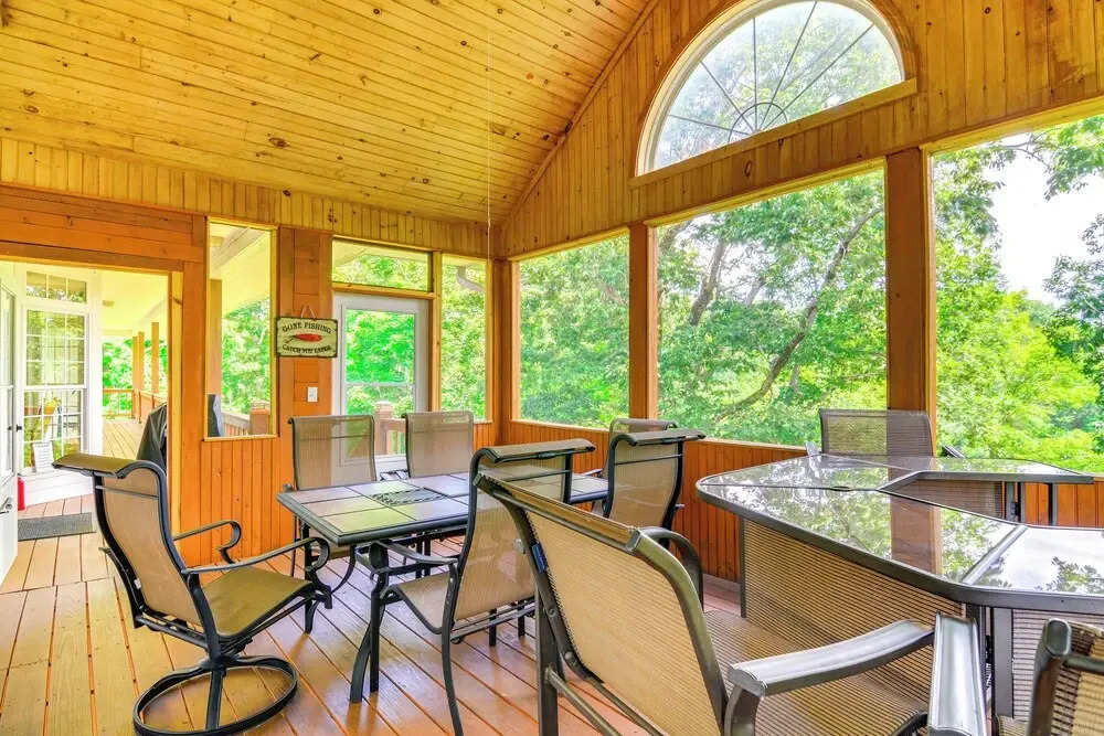 Lake Cumberland Retreat w/ Deck & Views!