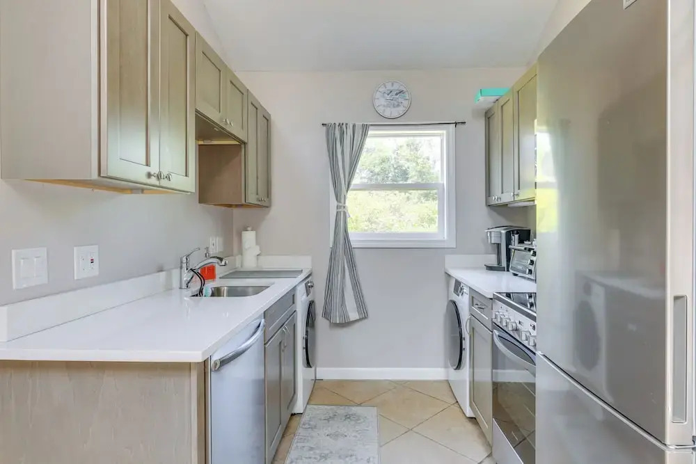 Close to Beach & P-town! Cottage w/ Bay Views