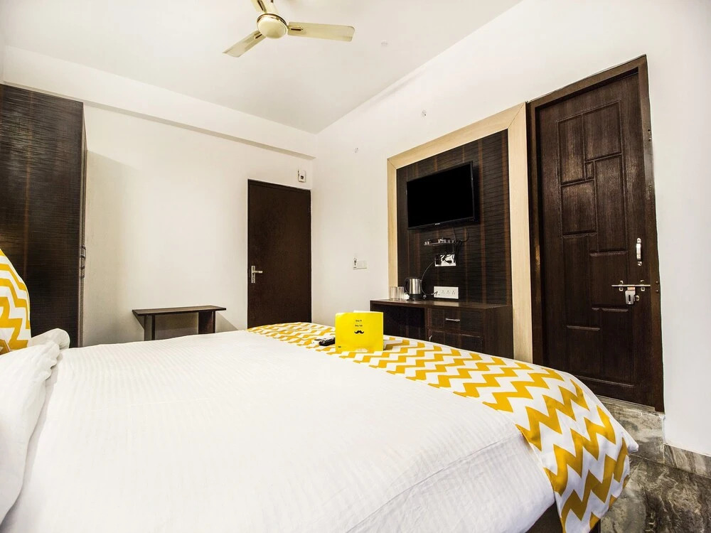 FabHotel Luxurs Gopalpura