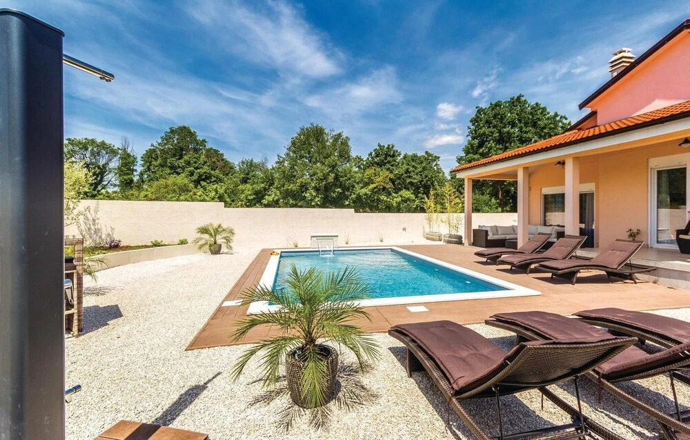Luxurious Home In Pula