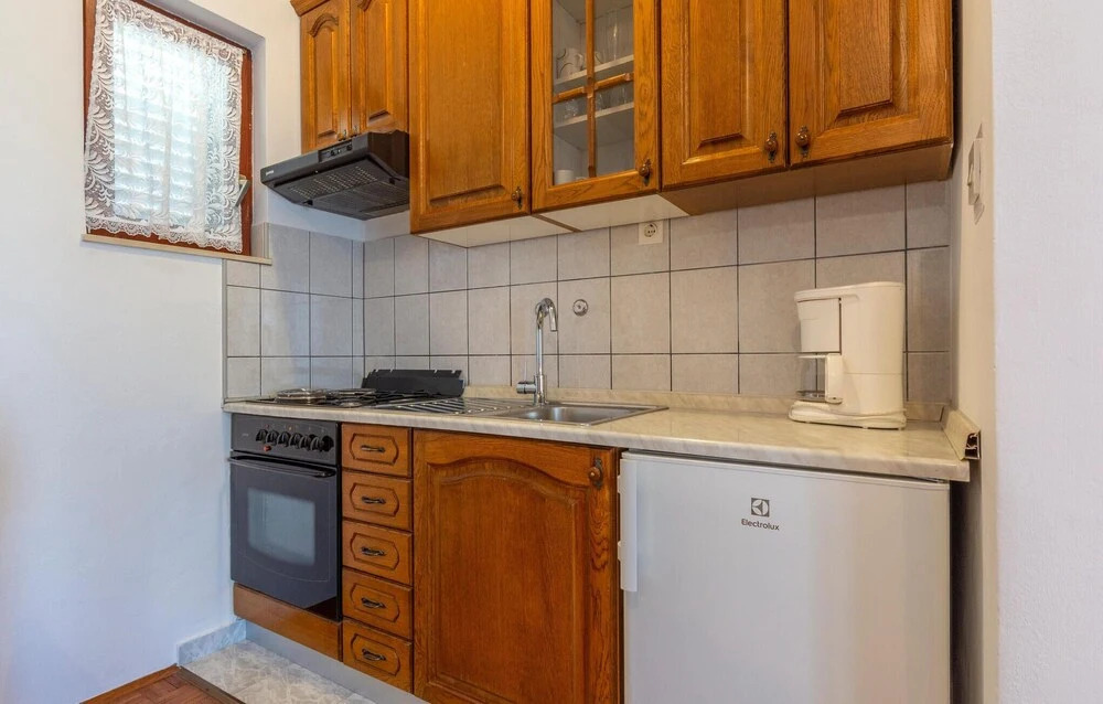 Stunning Apartment in Stobrec With Wifi