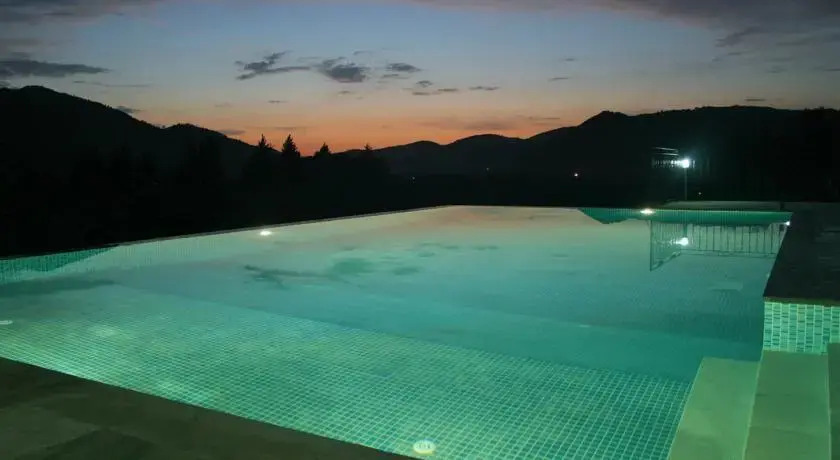 5 Kaza Hotel