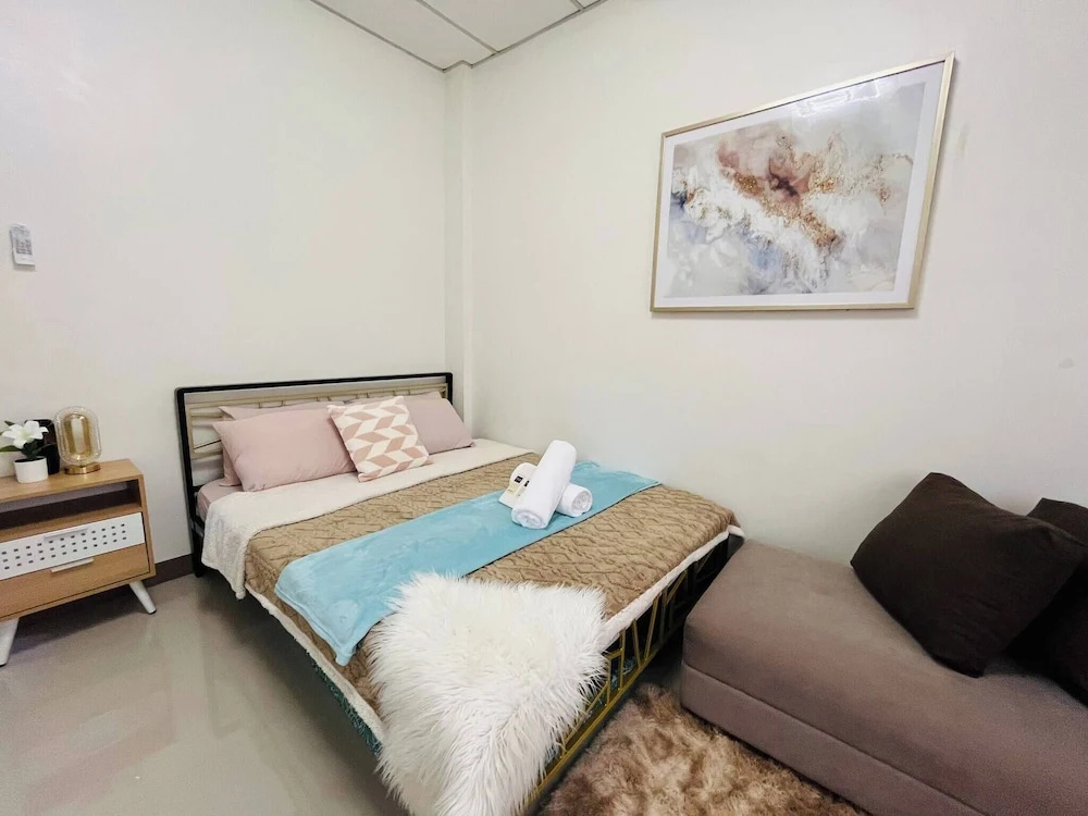 Bloomstone - 2BR Family Suite in Gensan