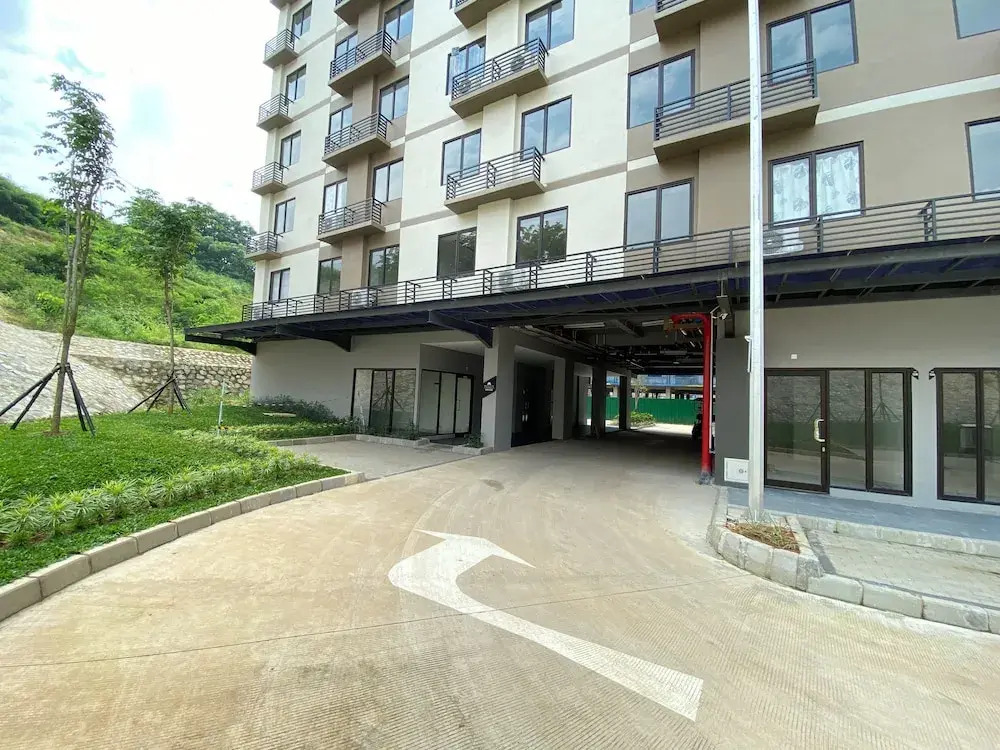 Simple Studio Room At Meikarta Apartment Near Aeon Delta Mas