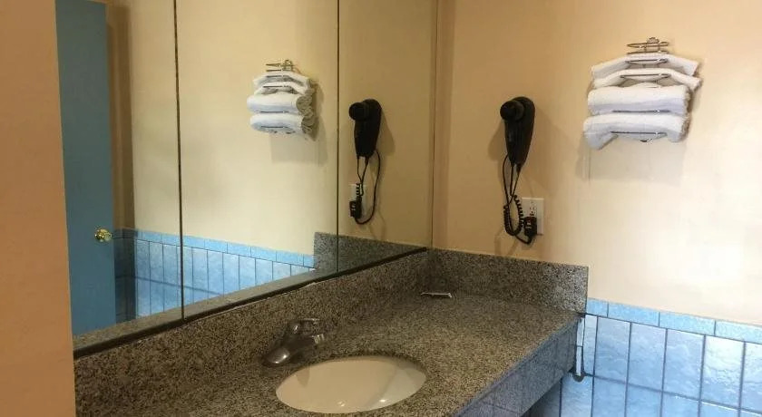 Foxys Motor Inn