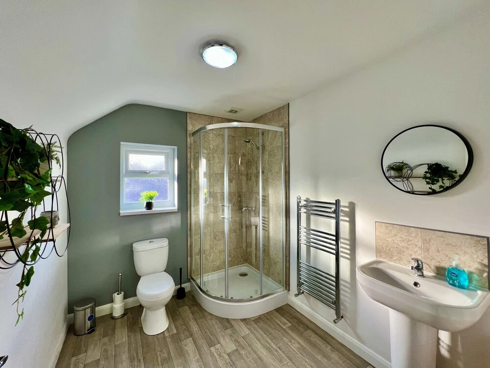 Curzon House Two - Great for Contractors or Family Holidays