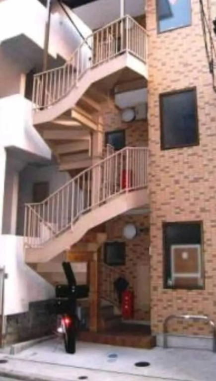 Hosei Apartment 101