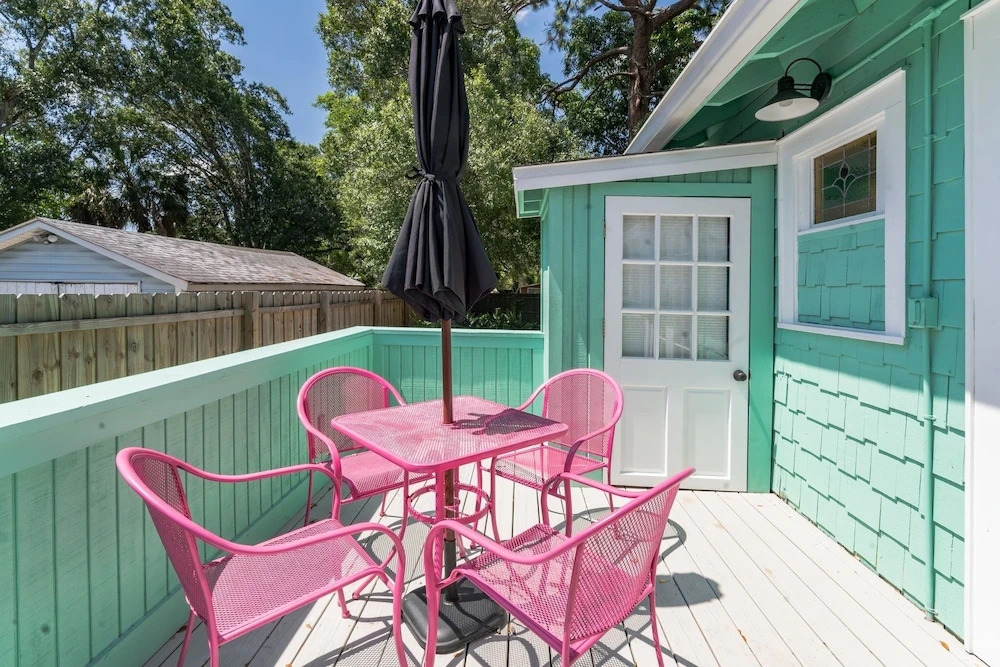 Sarasota, Fl Bungalow Bright & Breezy Coastal Vibes - 10 Mins To White Sand Beaches 2 Bedroom Home by RedAwning