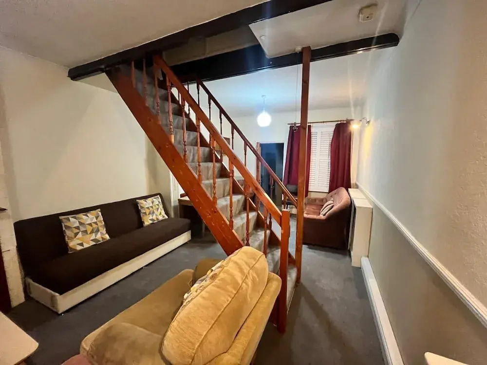 Spacious Four-bedroom House With Garden in Wembley