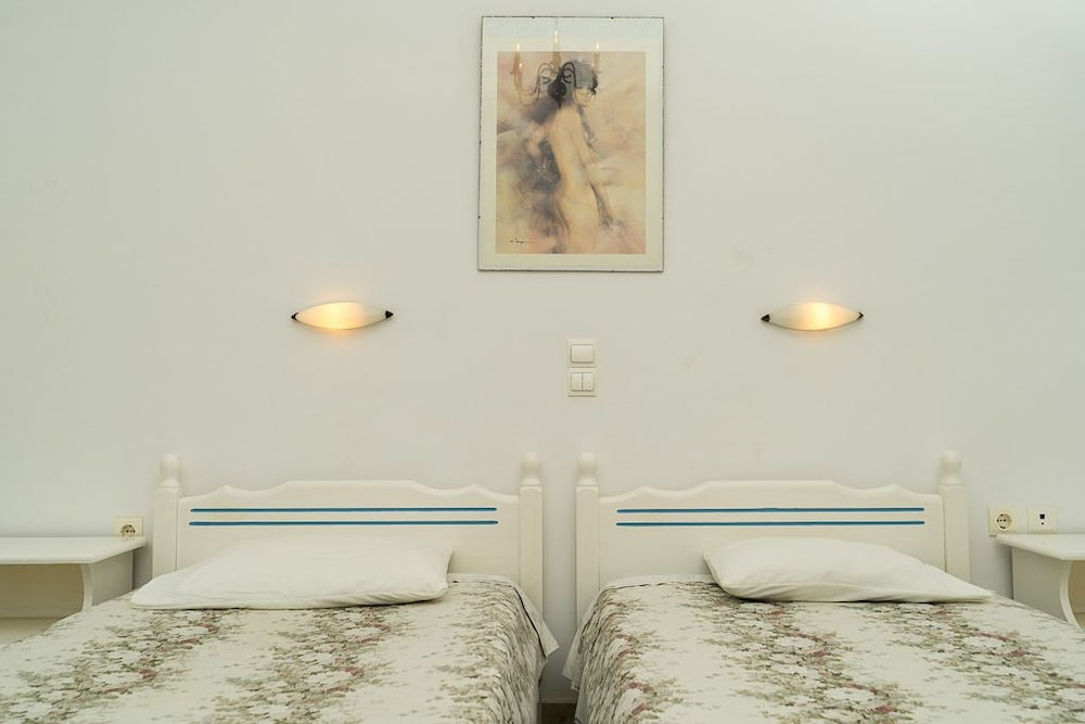 Annas Studios & Apartments