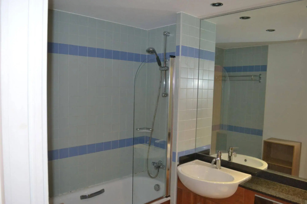 Hanover Dock Apartment