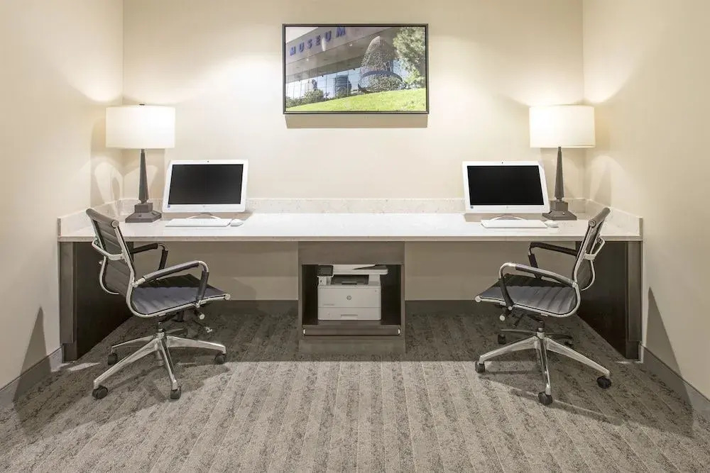 Best Western Plus Grand Castle Inn & Suites