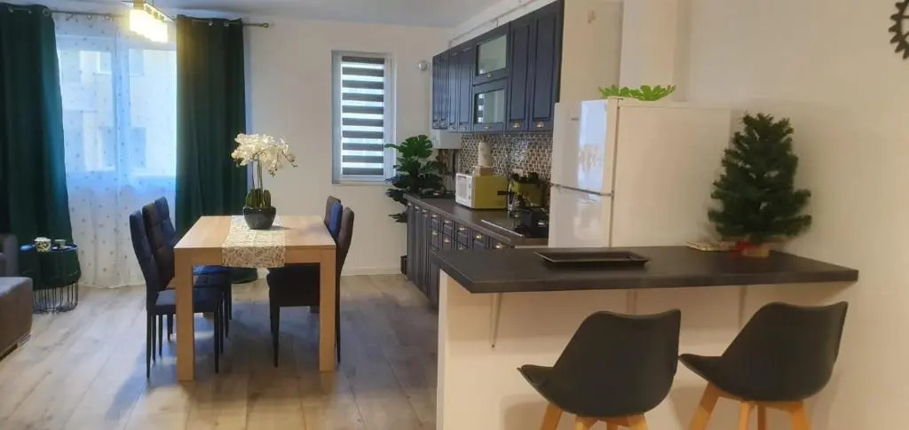 Viv Apartments 210
