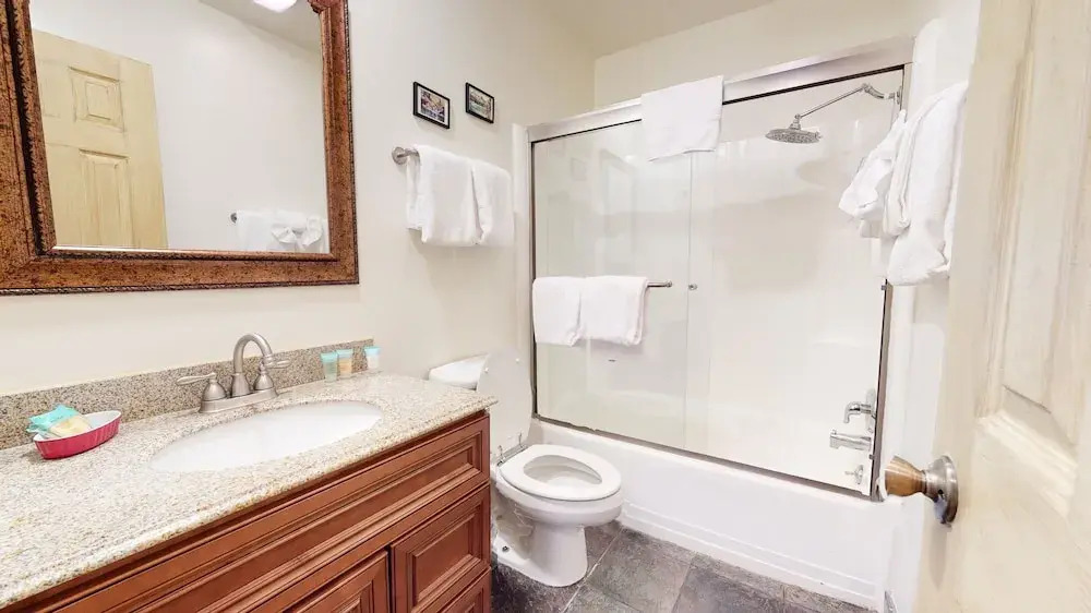 San Sierra 26 Pet-Friendly, Mountain Modern, Walk to The Village by RedAwning